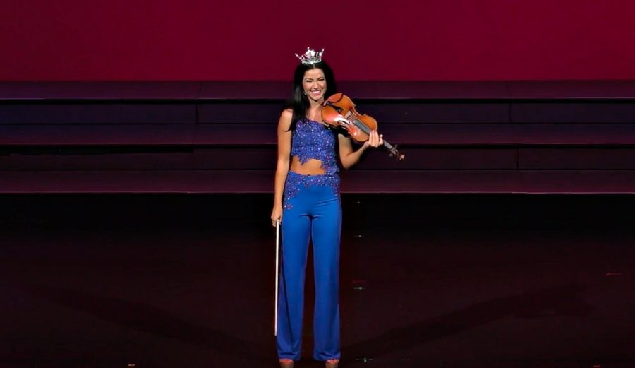 Miss Utah performing at Miss Washington Pageant